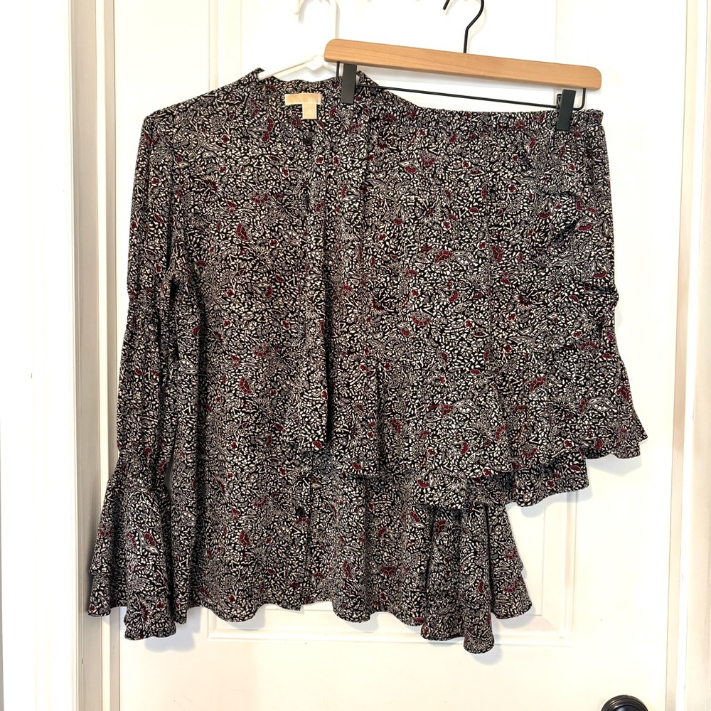 Michael Kors 2 piece skirt and top set Medium ditzy floral ruffled long sleeve